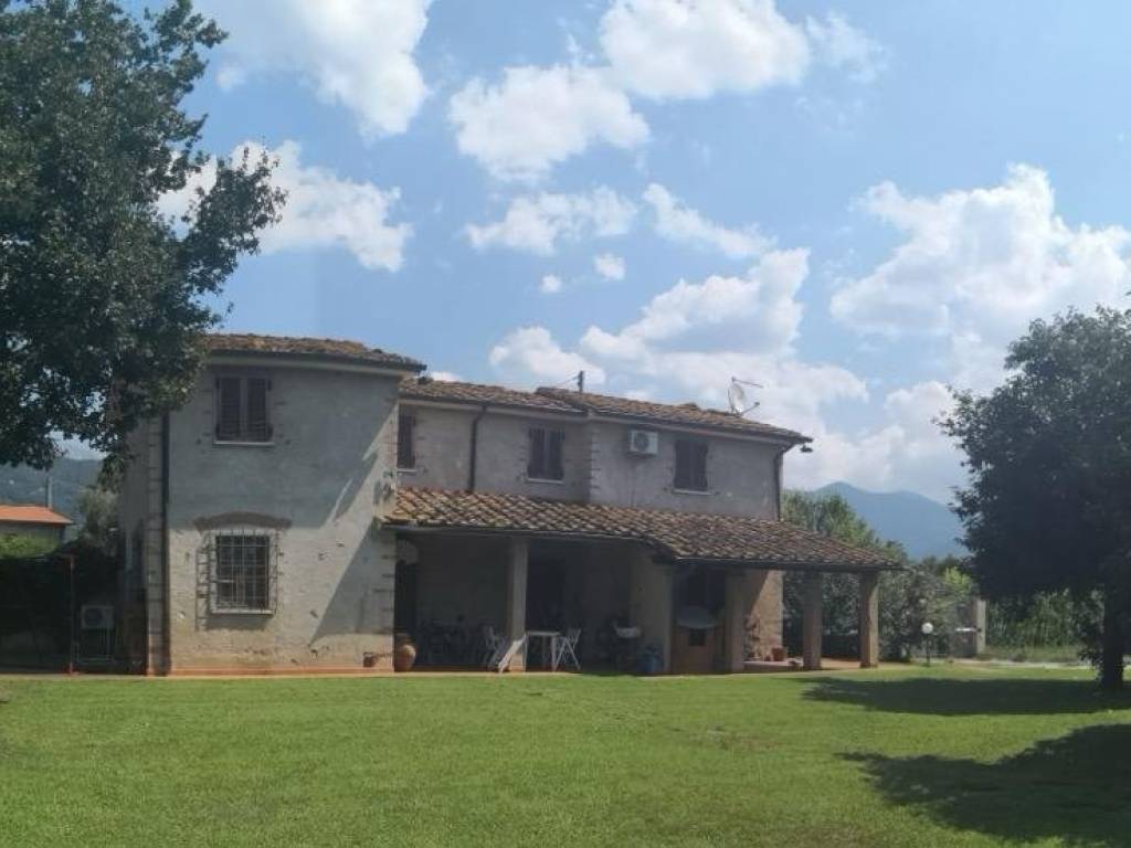 casa indipendente in vendita a Pietrasanta
