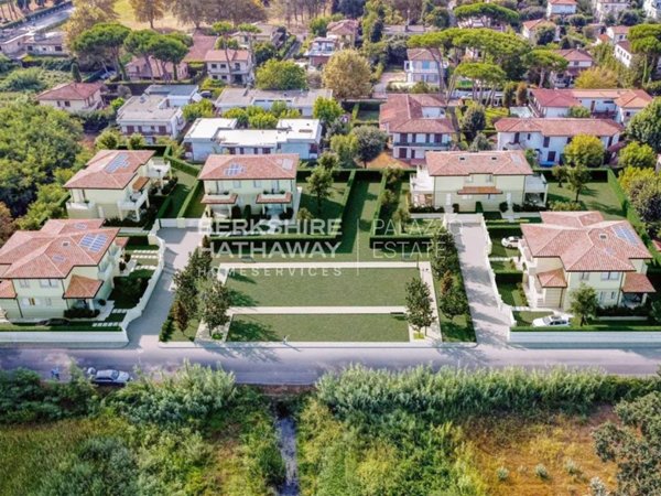 casa indipendente in vendita a Pietrasanta in zona Focette