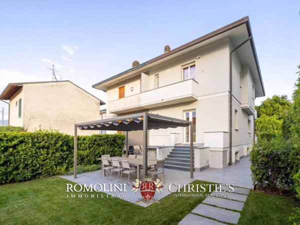 casa indipendente in vendita a Pietrasanta in zona Marina di Pietrasanta