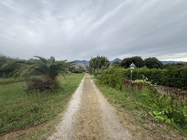 casa indipendente in vendita a Pietrasanta