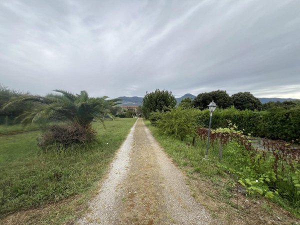 casa indipendente in vendita a Pietrasanta