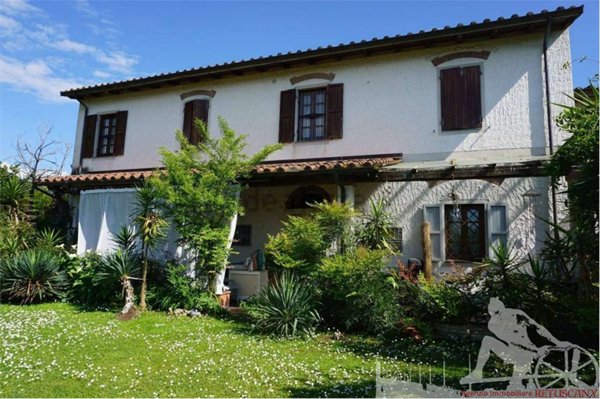 casa indipendente in vendita a Pietrasanta