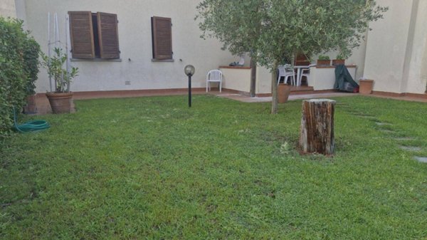 appartamento in vendita a Pietrasanta in zona Fiumetto