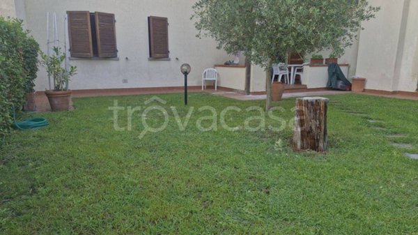 appartamento in vendita a Pietrasanta in zona Fiumetto