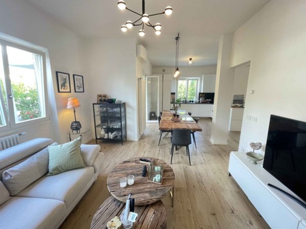 casa indipendente in vendita a Pietrasanta in zona Vignone