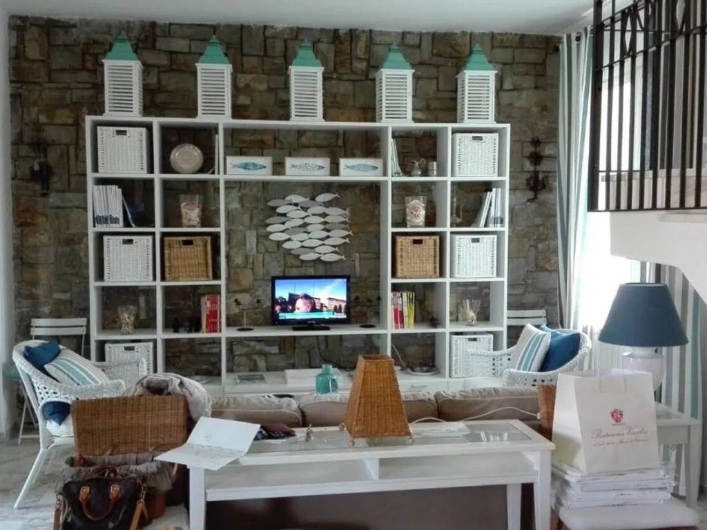 casa indipendente in vendita a Pietrasanta in zona Tonfano