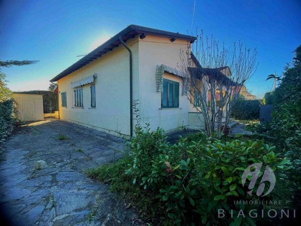 casa indipendente in vendita a Pietrasanta in zona Marina di Pietrasanta