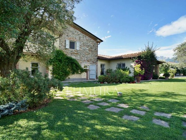 casa indipendente in vendita a Pietrasanta