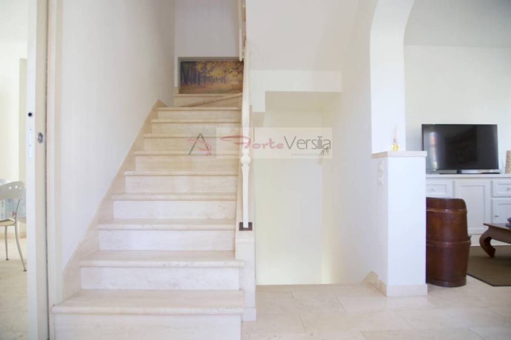 casa indipendente in vendita a Pietrasanta in zona Strettoia