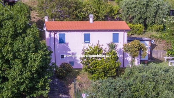casa indipendente in vendita a Pietrasanta