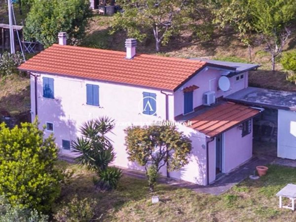 casa indipendente in vendita a Pietrasanta