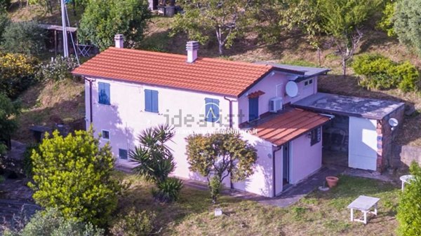 casa indipendente in vendita a Pietrasanta