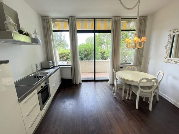 appartamento in vendita a Pietrasanta in zona Fiumetto