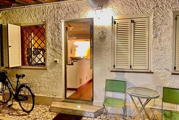 casa indipendente in vendita a Pietrasanta in zona Fiumetto