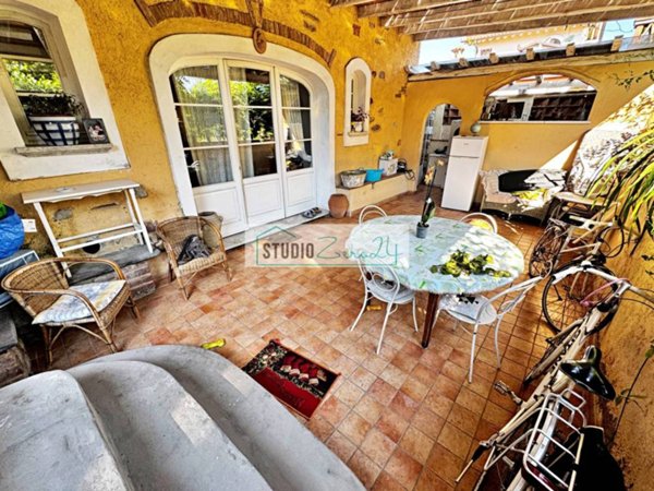 casa indipendente in vendita a Pietrasanta