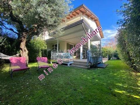 casa indipendente in vendita a Pietrasanta in zona Marina di Pietrasanta