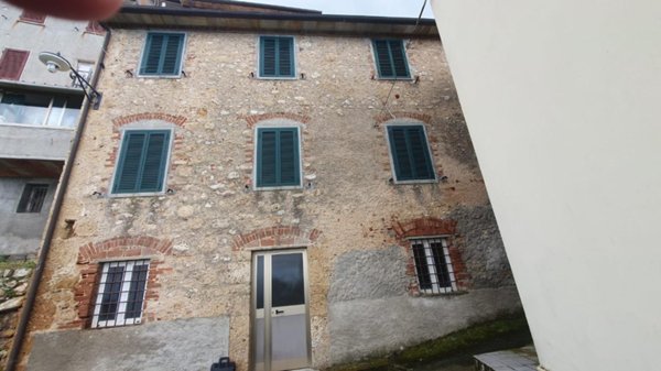 casa indipendente in vendita a Pietrasanta