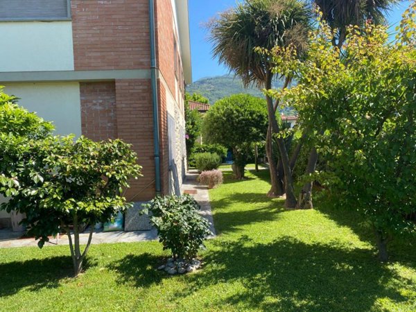 casa indipendente in vendita a Pietrasanta
