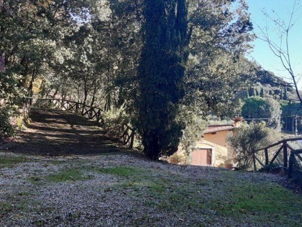 casa indipendente in vendita a Pietrasanta