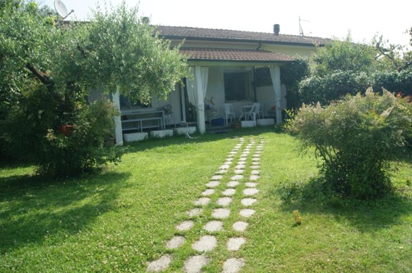 casa indipendente in vendita a Pietrasanta in zona Marina di Pietrasanta