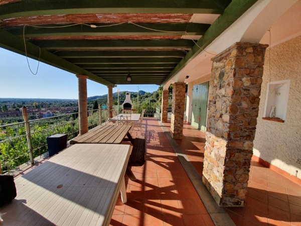 casa indipendente in vendita a Pietrasanta