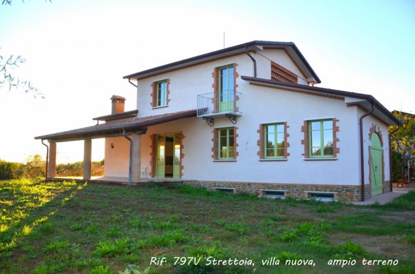 casa indipendente in vendita a Pietrasanta in zona Strettoia