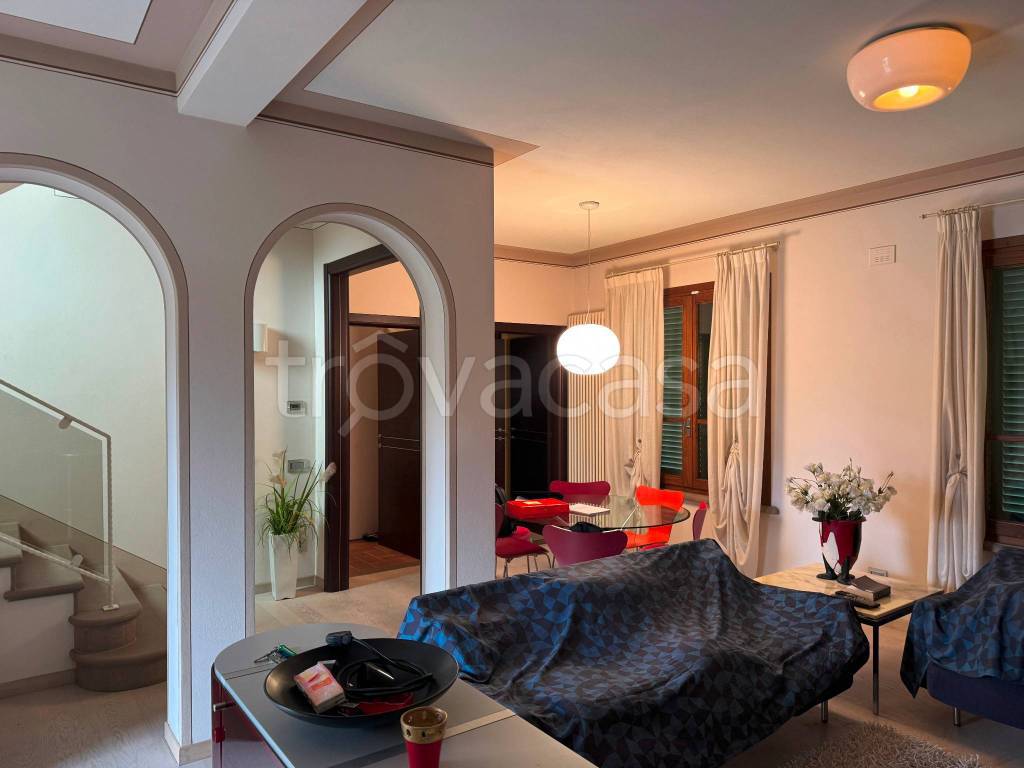 casa indipendente in vendita a Pietrasanta in zona Tonfano