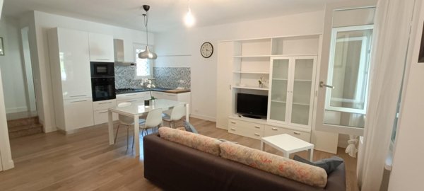 casa indipendente in vendita a Pietrasanta in zona Fiumetto