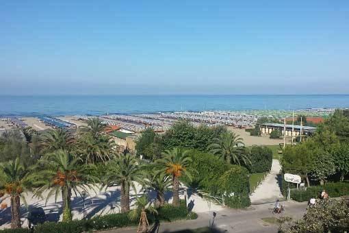 negozio in vendita a Pietrasanta in zona Fiumetto