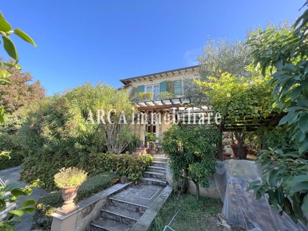 casa indipendente in vendita a Pietrasanta