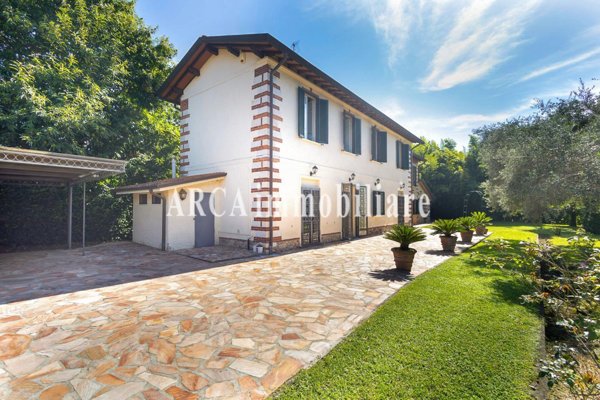 casa indipendente in vendita a Pietrasanta