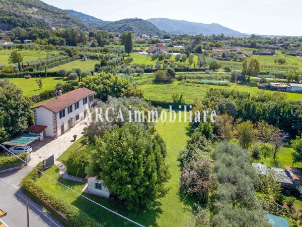 casa indipendente in vendita a Pietrasanta