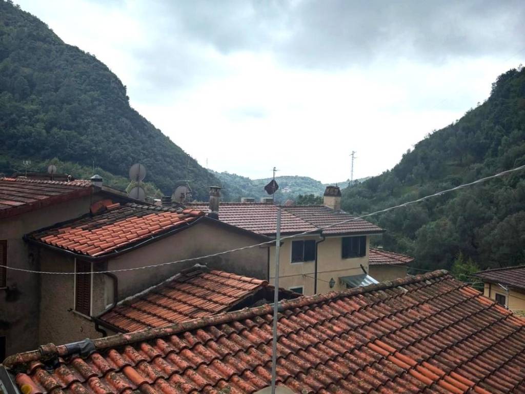 appartamento in vendita a Pietrasanta in zona Valdicastello