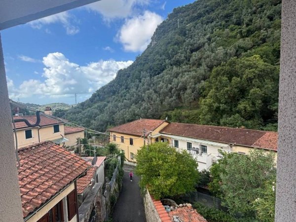 appartamento in vendita a Pietrasanta in zona Valdicastello