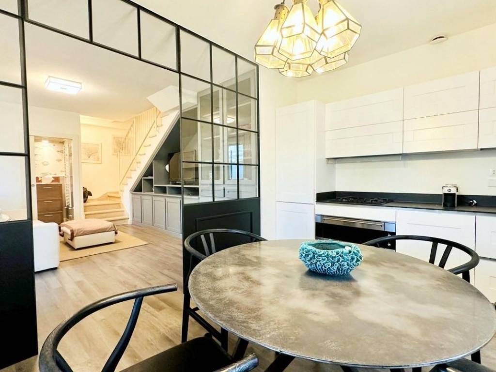 casa indipendente in vendita a Pietrasanta in zona Tonfano