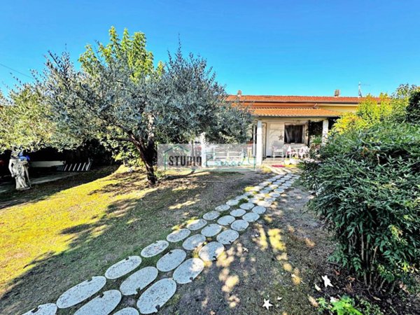 casa indipendente in vendita a Pietrasanta