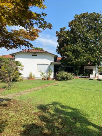casa indipendente in vendita a Pietrasanta in zona Marina di Pietrasanta