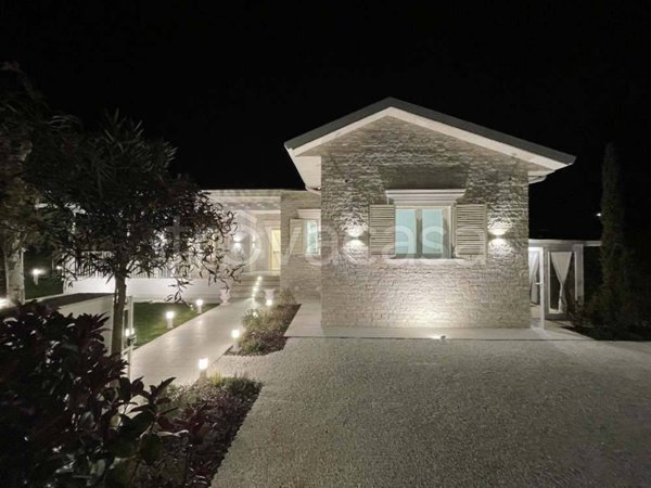 casa indipendente in vendita a Pietrasanta in zona Tonfano
