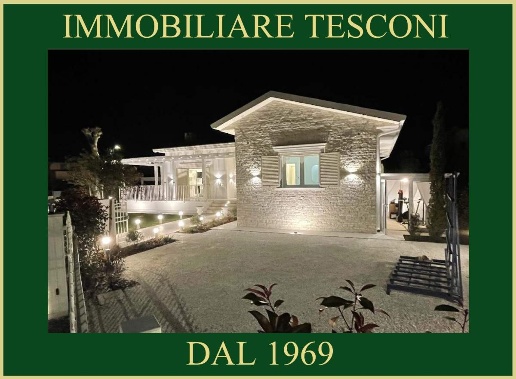 casa indipendente in vendita a Pietrasanta in zona Marina di Pietrasanta