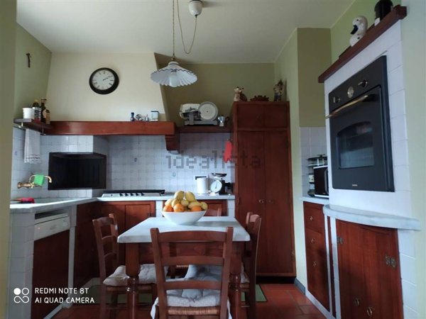 casa indipendente in vendita a Pietrasanta in zona Tonfano