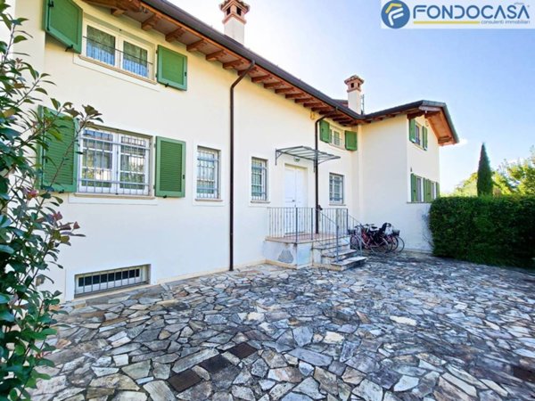 casa indipendente in vendita a Pietrasanta