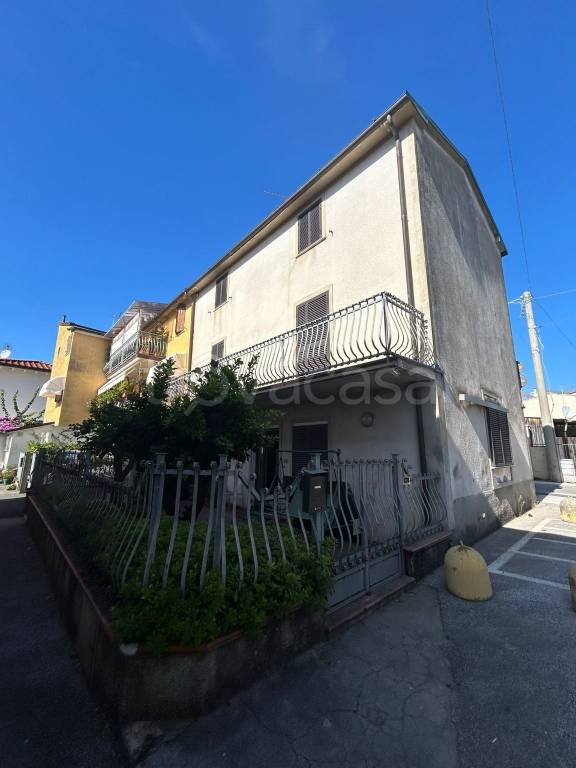 casa indipendente in vendita a Pietrasanta in zona Pozzodonico