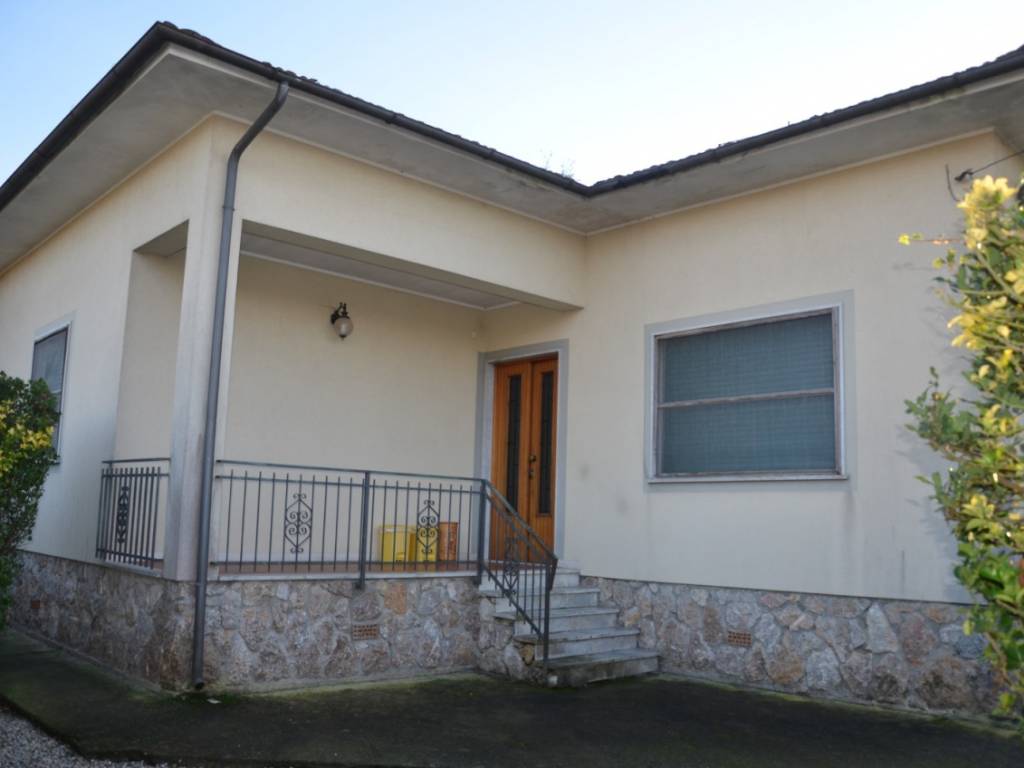 casa indipendente in vendita a Pietrasanta in zona Marina di Pietrasanta