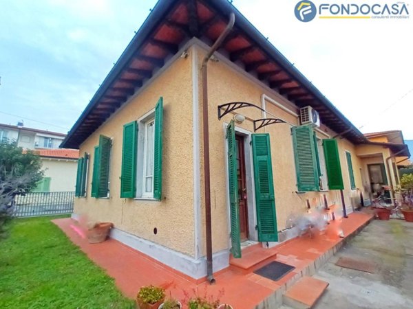 casa indipendente in vendita a Pietrasanta