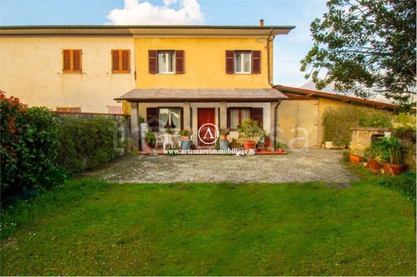 casa indipendente in vendita a Pietrasanta
