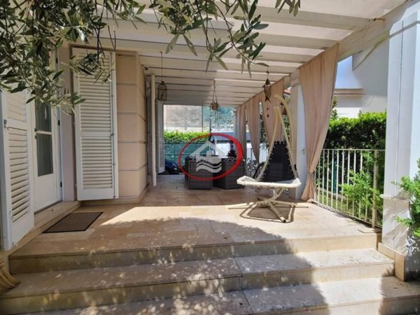 casa indipendente in vendita a Pietrasanta