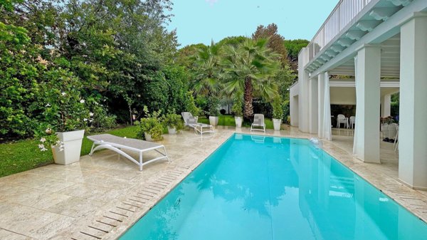 casa indipendente in vendita a Pietrasanta in zona Fiumetto