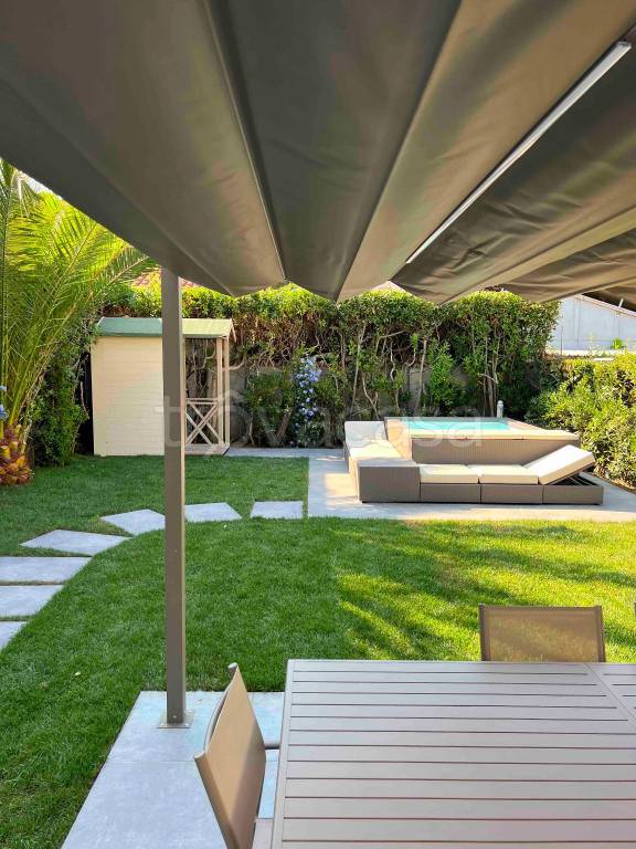 casa indipendente in vendita a Pietrasanta