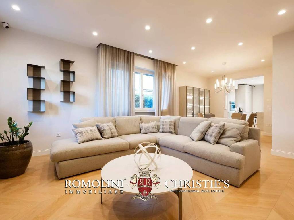 casa indipendente in vendita a Pietrasanta in zona Fiumetto