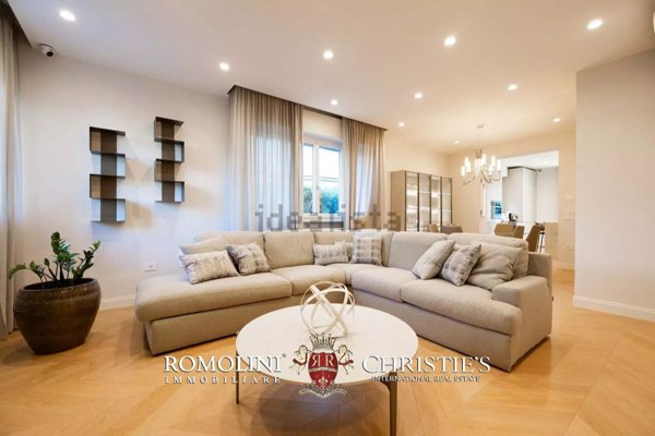 casa indipendente in vendita a Pietrasanta in zona Fiumetto